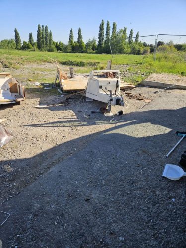 caravan-dismantling-
